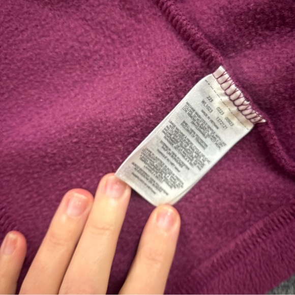 COLUMBIA Women’s Burgundy Fleece Vest Full Zip size: XS - Picture 6 of 6